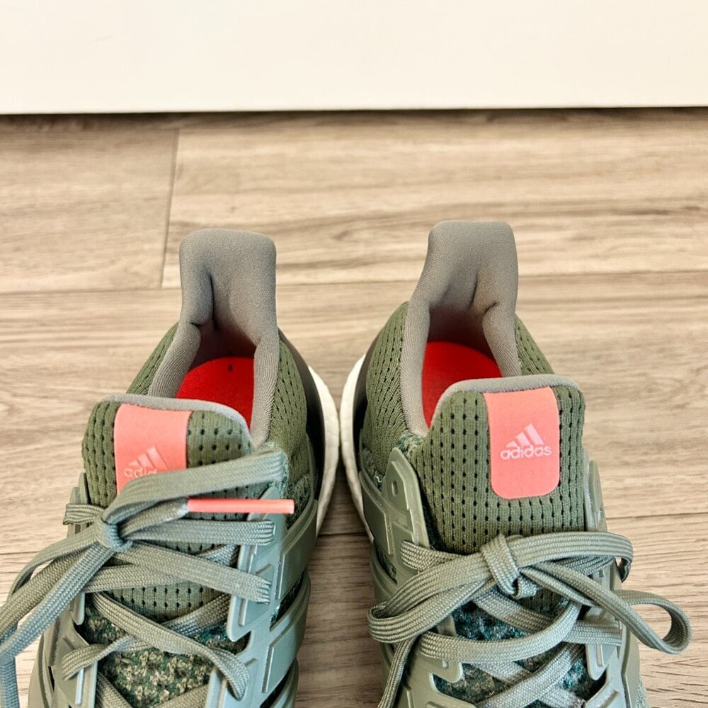 Adidas Men's Ultra Boost 1.0 Sneakers in Base Olive Green Size 8.5 LIKE NEW - Picture 9 of 12